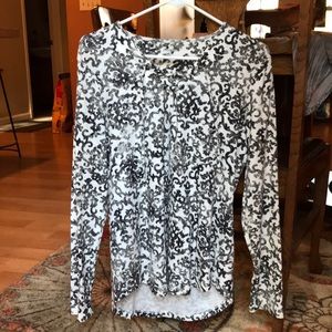 Size medium long sleeve top.